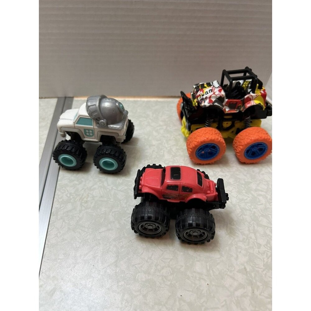 Monster Trucks Lot Of 3 Blaze And The Monster Machine Knight